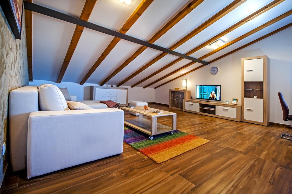 The Loft Apartment *
